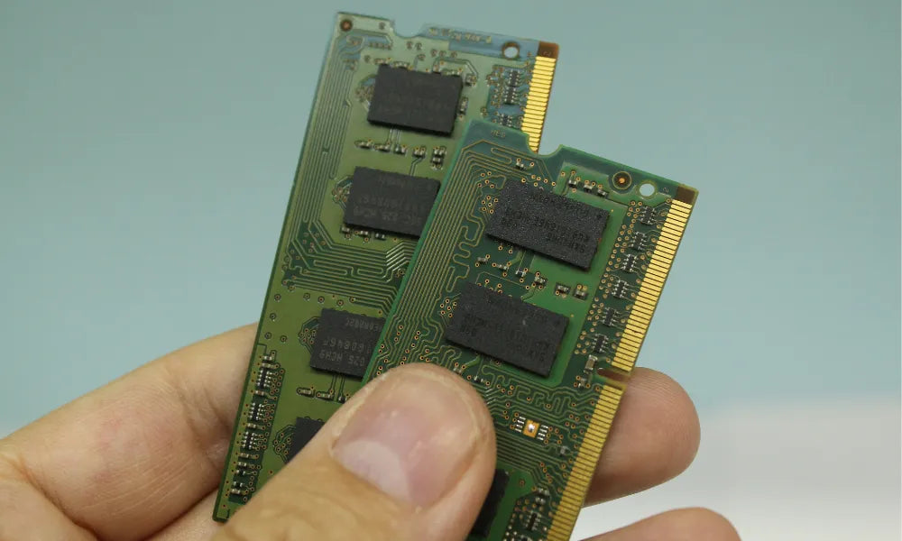 メモリ高騰で2026年はどうなる？「高いからスペックを落とす」が一番危険な理由