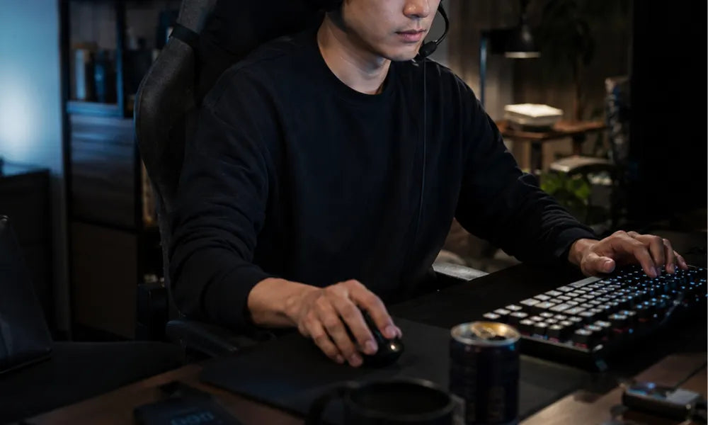 【社会人ゲーマー向け】ゲームする時間がない人にポータブルゲーミングPCが向く理由